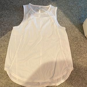 white lululemon tank top